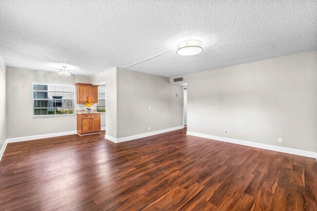 Photo - 733 Normandy Trail Unit 733