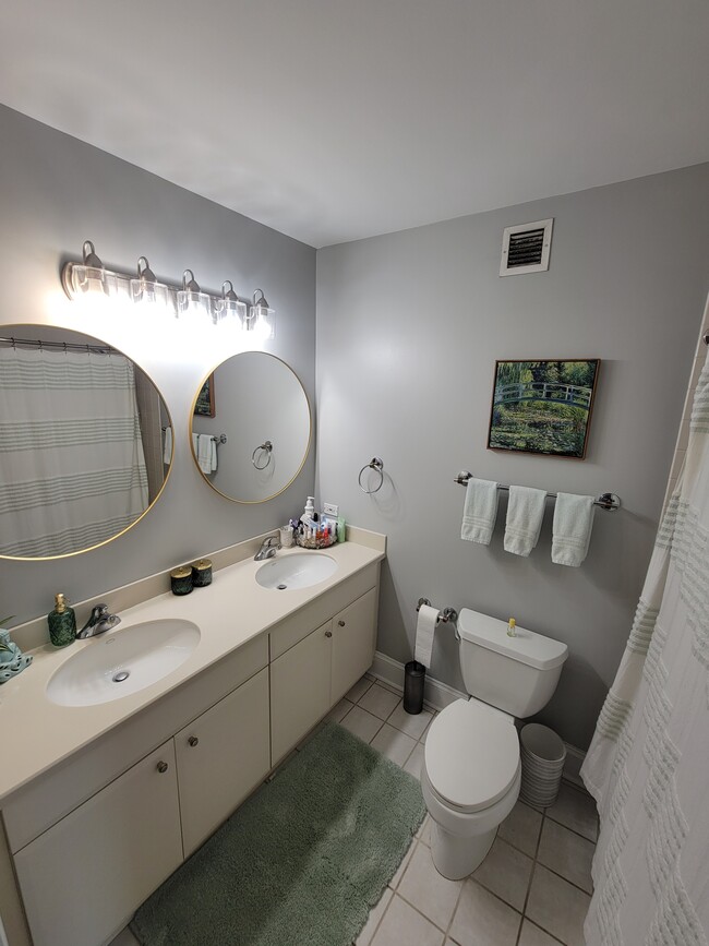 Photo - 33 W Ontario St Unit 14A