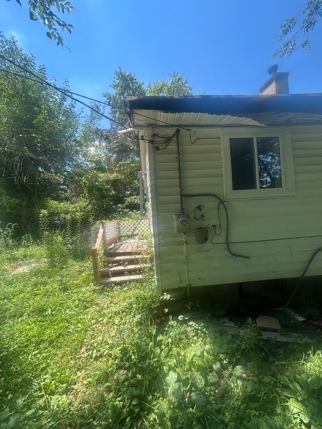 Photo - 516 N 84th St