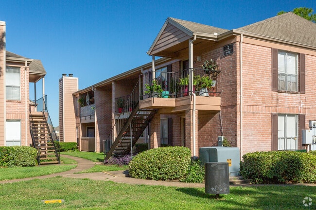 Photo - Mia LXMI Westchase East