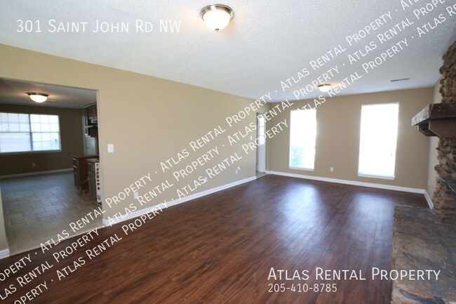 Photo - 301 St John Rd NW