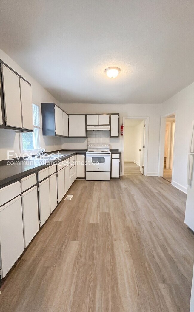 317 W Twenty-Third St