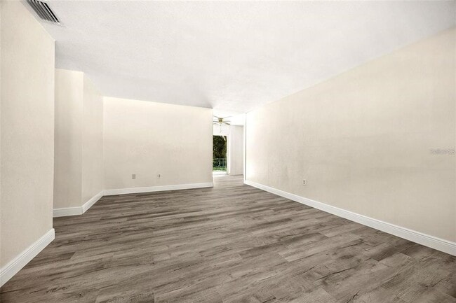 Photo - 950 Pearl Dr