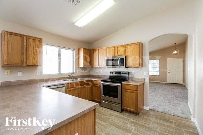 Photo - 930 E Nardini St