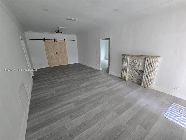 Photo - 1637 SW 17th St