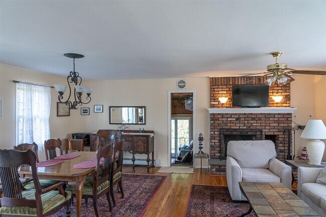 Photo - 155 Delmar Dr