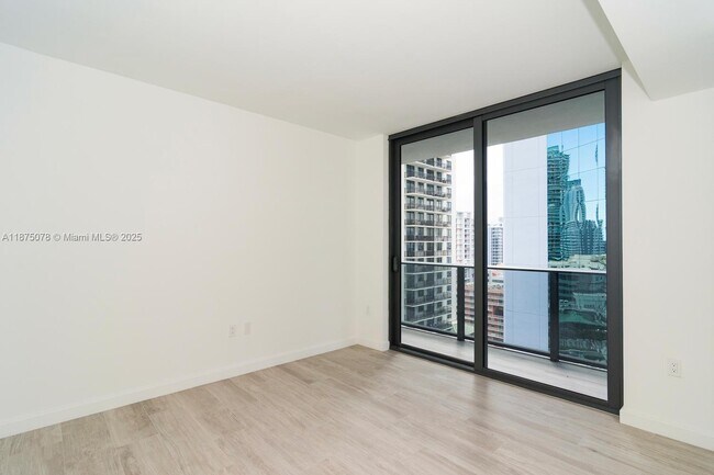 Photo - 55 SW 9th St Unidad 1606