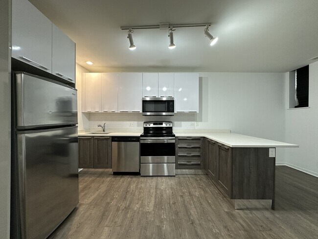 Photo - 940 W Winona St Unit 201