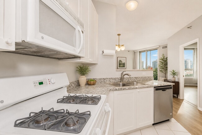 Photo - 600 N Kingsbury St Unit 1014