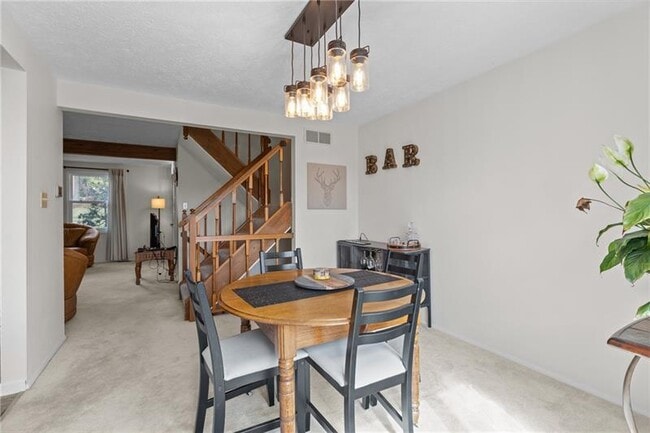 Photo - 264 Scott Ln