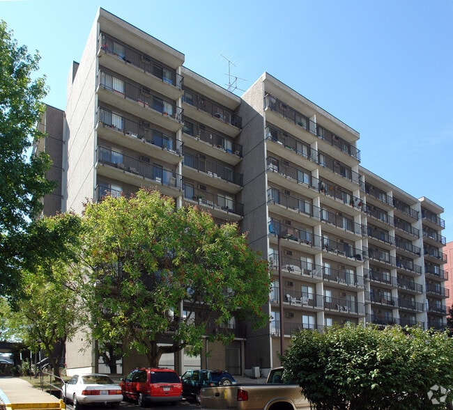 Photo - Highlawn Place