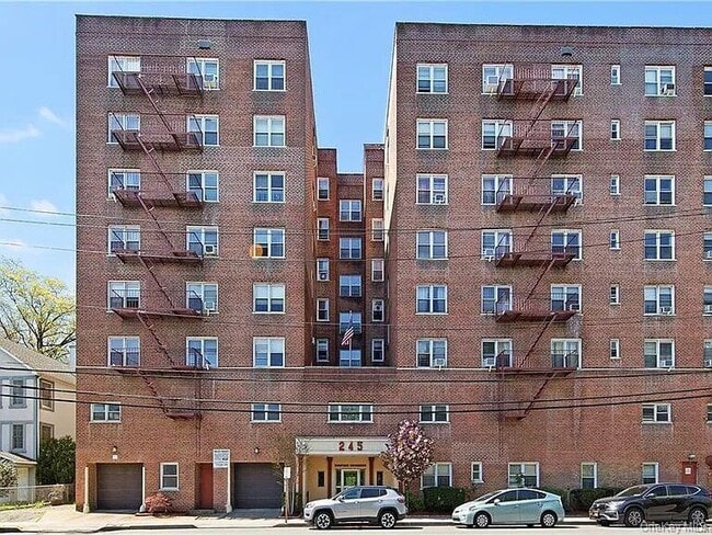 Building Photo - 245 Bronx River Rd Unit 7F