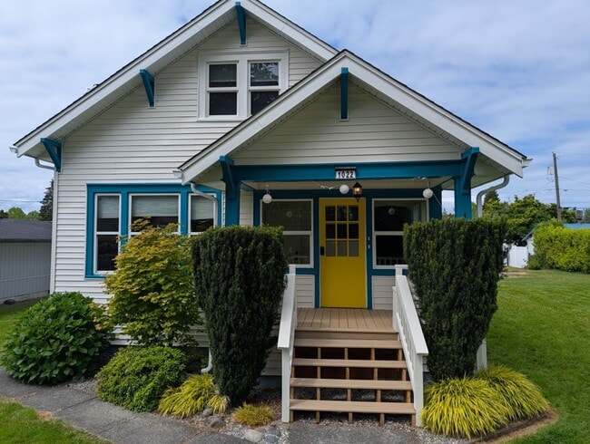 Building Photo - 3Bd/2Ba Everett Condo Unit A