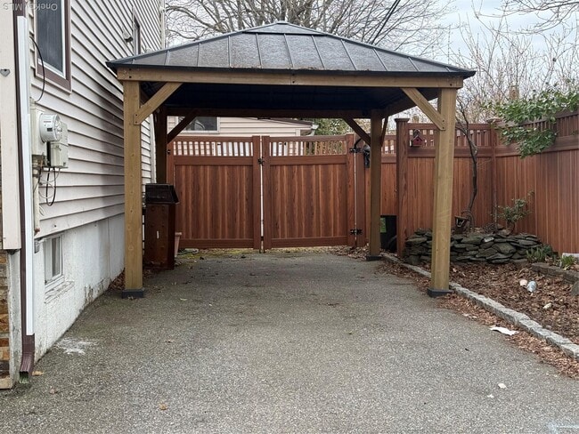 Photo - 524 Jerusalem Ave