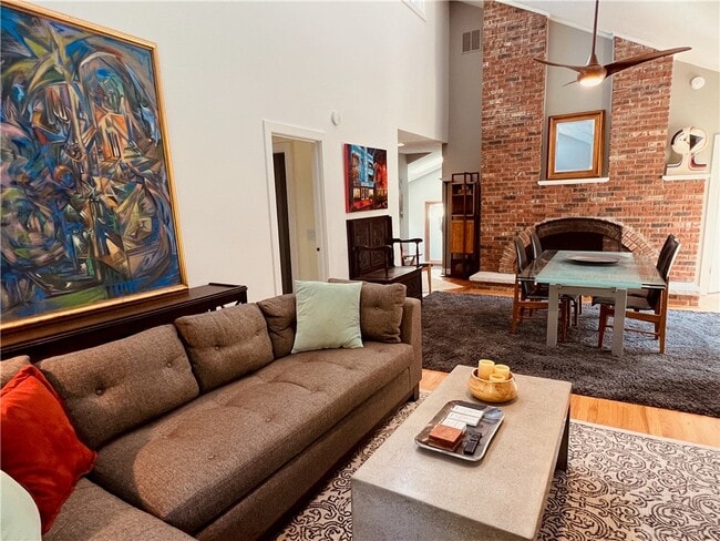 Photo - 27 Hoyt Pl