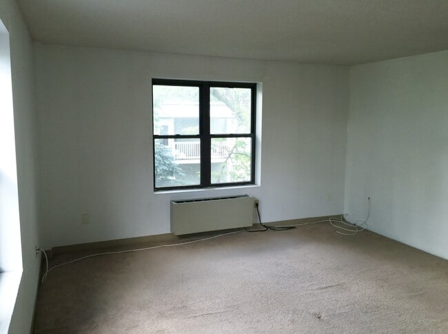 Photo - Spacious 3-bed 1.5 Bath in Excellent Neigh...