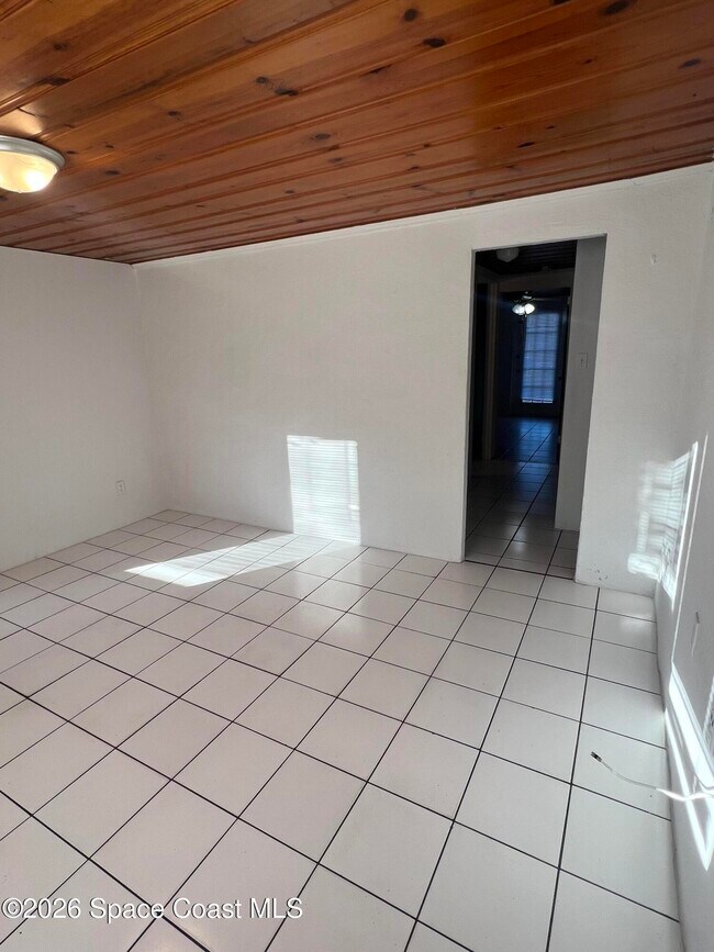 Photo - 441 Vickers St