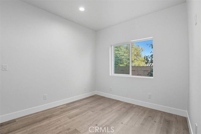 Photo - 19258 Strathern St