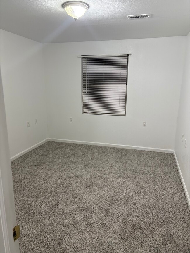 Photo - 2370 Old River Rd Unit F