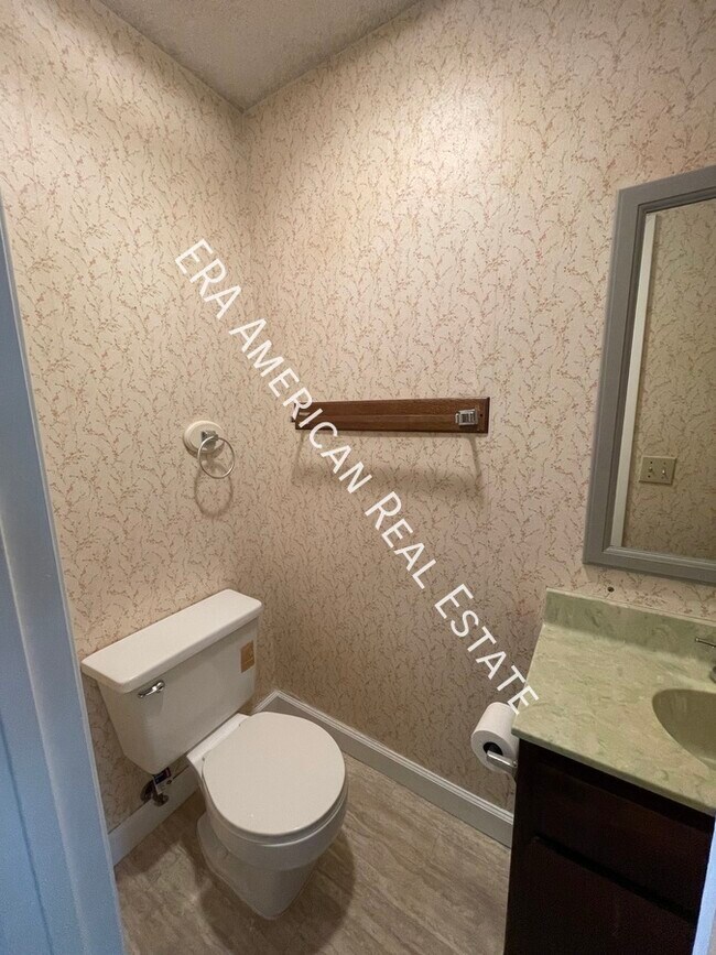 Photo - 419 Hollywood Blvd NW