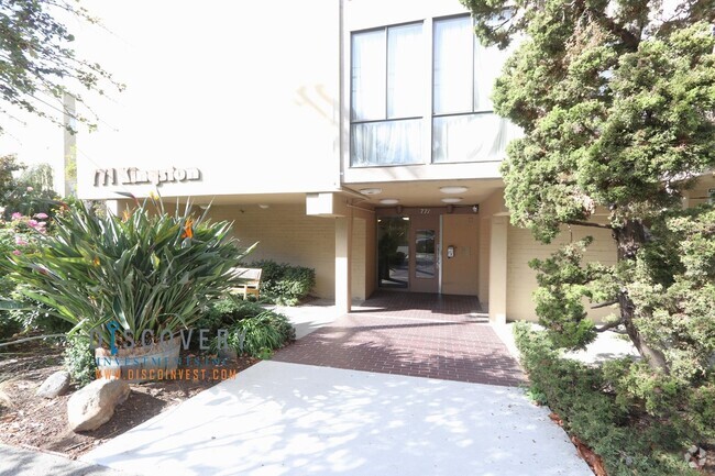 Building Photo - One Plus Bedroom Condo Close to Piedmont A...