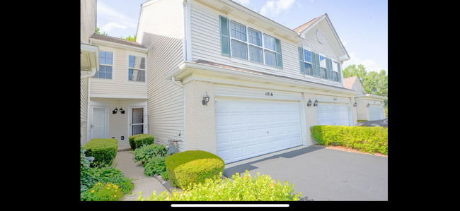 Photo - 1216 Hillsborough Ct Townhome