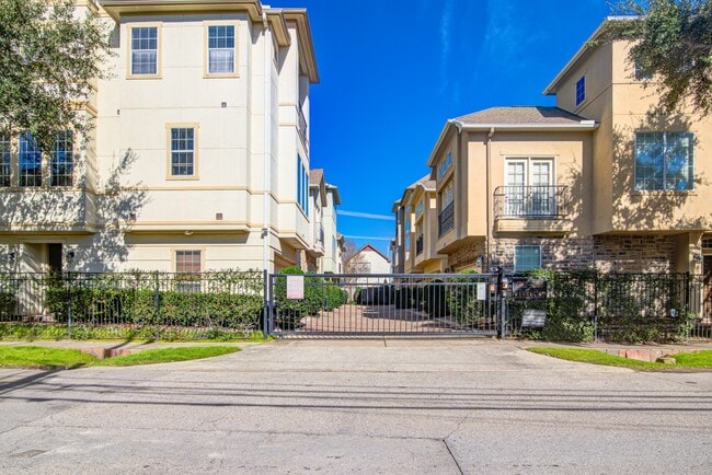 Photo - 5976 Kansas St