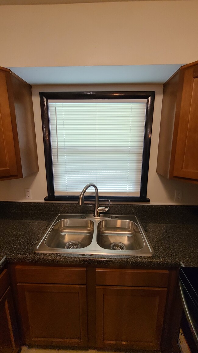 303 Woodview Ave Unit 303 Woodview Ave