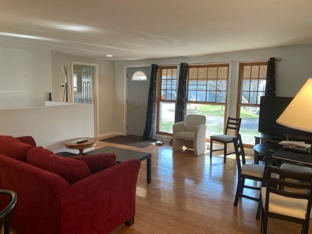 Photo - 1485 Evergreen Ln N