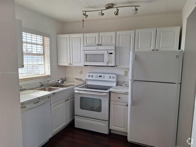 Building Photo - 8889 Fontainebleau Blvd Unit 403 Rental