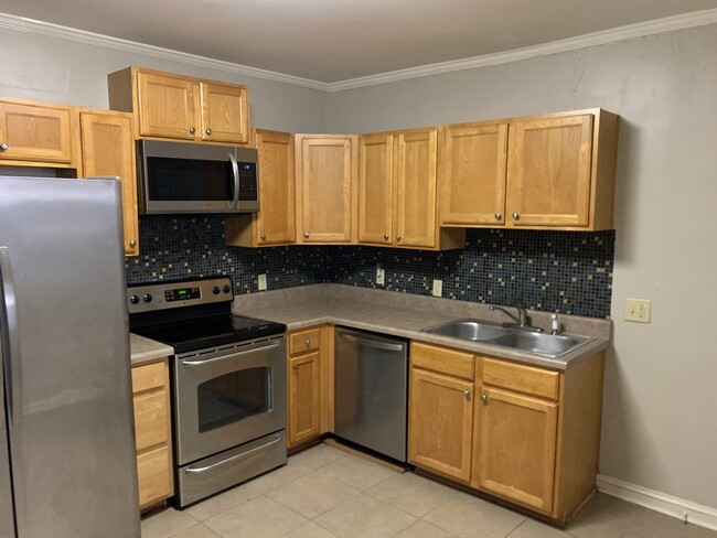 Building Photo - San Pedro Property Rental