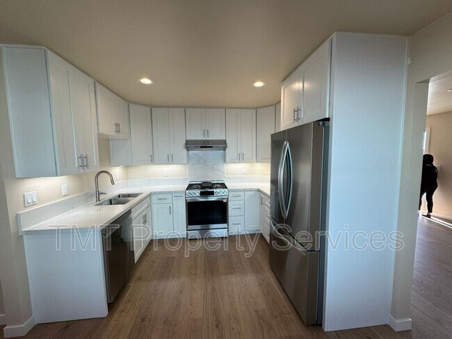 Photo - 1339 Newport Ave