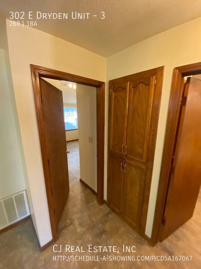Photo - 302 E Dryden St