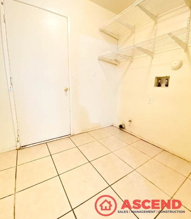Photo - 3 Bedroom 2 Bath House in SE Bakersfield - Apply Today!