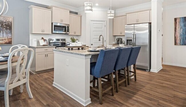 Photo - 423 Perth Dr