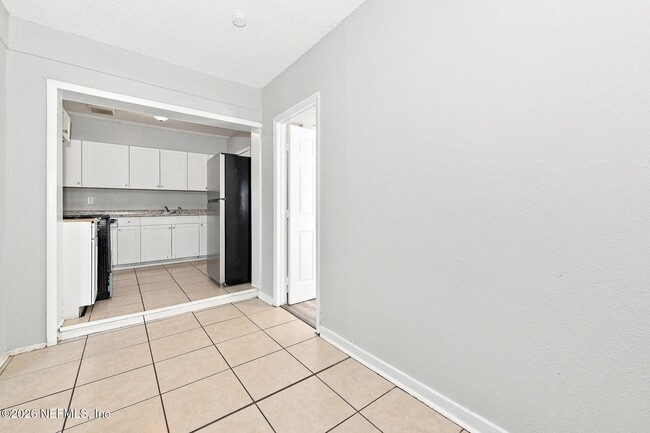 Photo - 2175 W 16th St