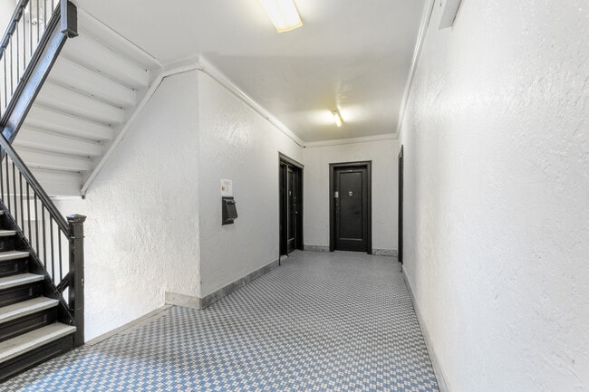 Photo - 555 Ovington Ave