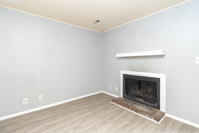 Photo - 9157 Cedarpark Ln NW