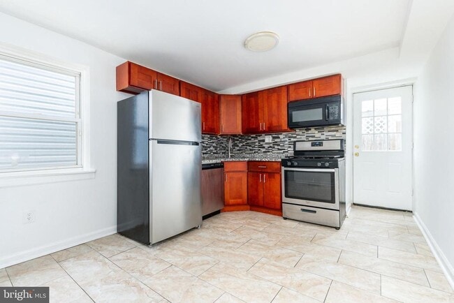Photo - 2726 Edgemont St