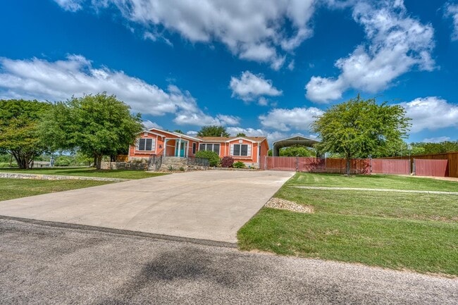 826 Sandy Mountain Dr