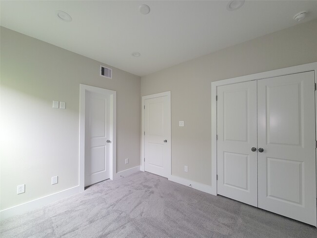 Photo - 8316 Curry Rd