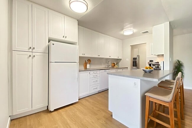 Photo - Moira Apartments