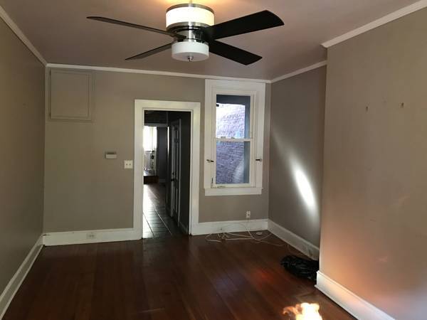 Photo - 2046 Bank Street