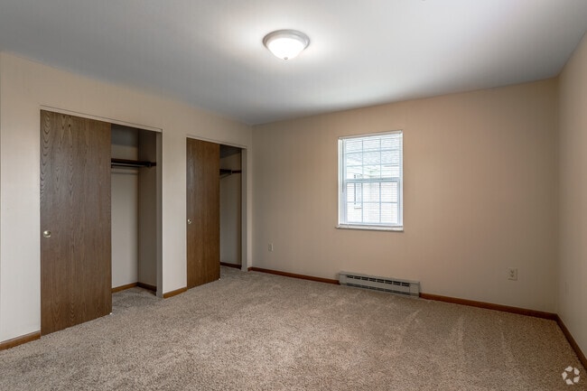 3 bedroom/ 2 Bath - 1,550 SQ Ft