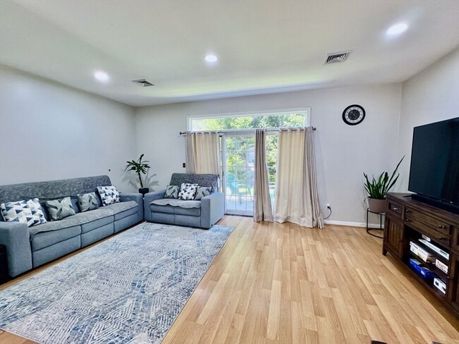 Photo - 42 Evergreen Cir