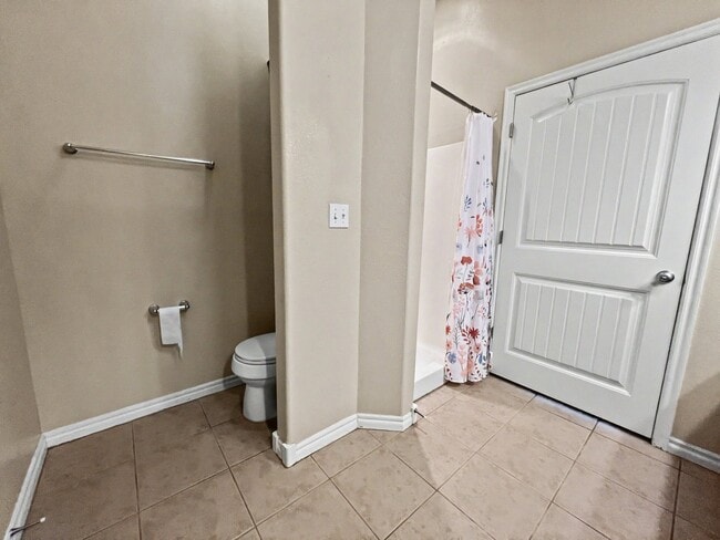 1212 Jeannie Ln