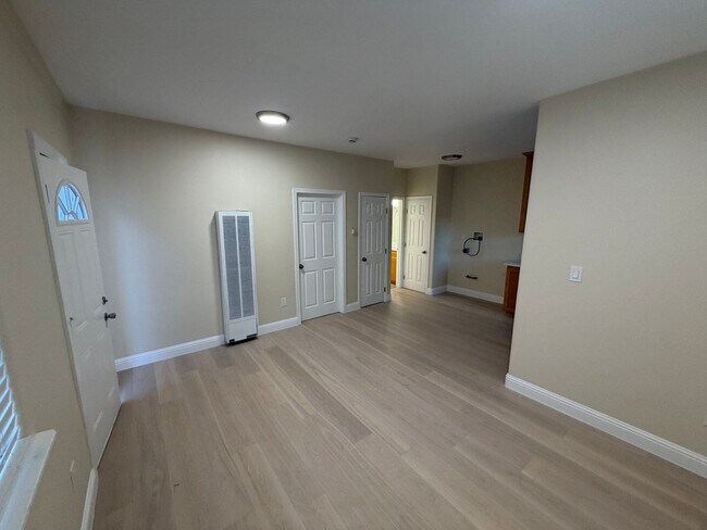 Photo - 985 Williams St Unit B