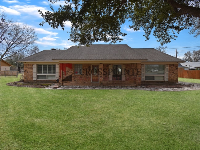 Photo - Tour Today! 3 Bedroom Home On Lake Tyler!