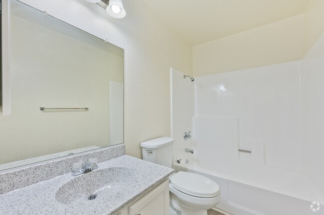 1BR, 1BA - 464SF - Bathroom