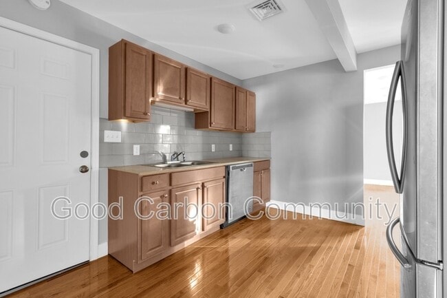 Photo - 84 Crane St Unit 2